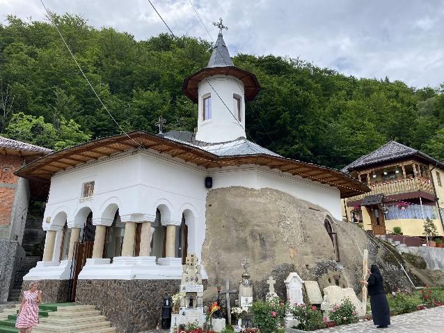 Icoana de la Mănăstirea Nămăiești, considerată a fi cea mai veche din  România | GALERIE FOTO : Europa FM